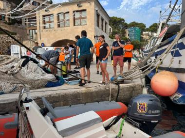 Més de mitja tona de residus retirats del fons marí de Cala Figuera en el marc de les Festes de la Mare de Déu del Carme