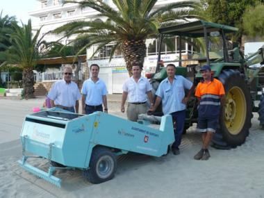 L’Ajuntament de Santanyí compra una màquina per netejar i sanejar les principals platges del municipi
