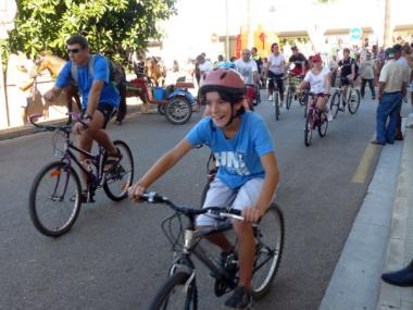 La XV edició de l’anada amb carro, muntura, bicicleta o a peu a Mondragó se celebra amb la participació d’unes 250 persones