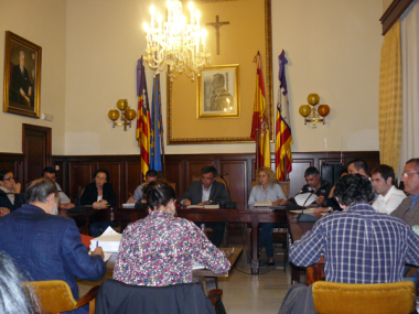 L’Ajuntament de Santanyí aprova el pressupost de 2013 que apuja a 18.252.000€ que suposa 972.000 € menys que 2012