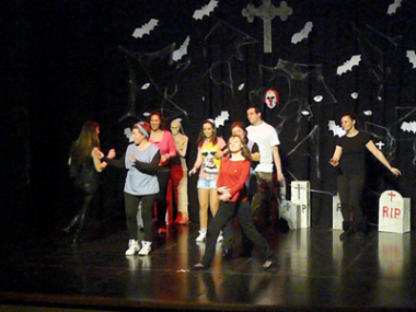 Espectacular interpretació del grup Teatre Cala d’Or a la Mostra de Teatre Amateur