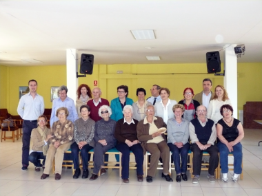Els majors de Santanyí celebren la clausura del taller de memòria amb la consellera Catalina Cirer