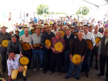 Una vintena de tonedors participen a la tradicional Festa des Tondre a n’es Llombards que enguany celebra la 13ena edició 