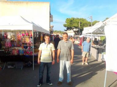 Inaugurat el mercat setmanal nocturn de Cala Figuera, amb una gran acceptació de residents i turistes