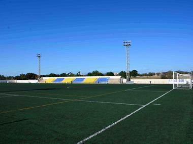 L’Ajuntament de Santanyí posa a punt els camps de futbol del municipi per l’inici de la temporada
