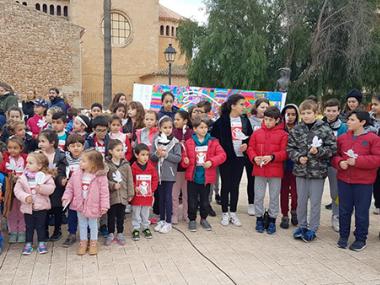 La població infantil i juvenil commemora el Dia Escolar de la No – Violència i la Pau a Santanyí