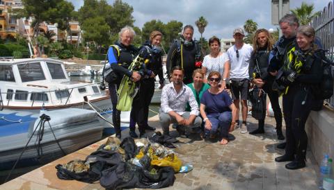 Retirats 40 quilos de residus del fons marí de Portopetro
