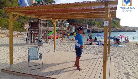 L'Ajuntament de Santanyí rep una subvenció per a millorar l’accessibilitat a les platges i el mobiliari de l'oficina de turisme de Cala d’Or