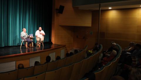 PRESENTACIÓ ENTRE DUES FOSQUES ANTONI VIDAL FERRANDO TEATRE PRINCIPAL SANTANYÍ