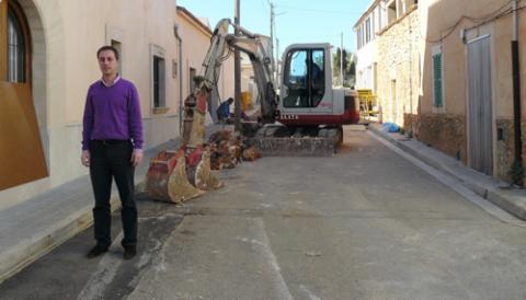 Iniciades les obres de millora del carrer Velar de Santanyí 